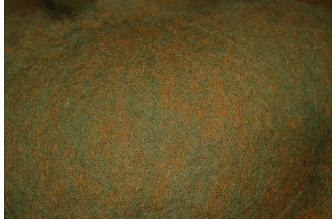Cinamon color carded wool