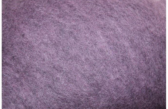 Violet color carded wool