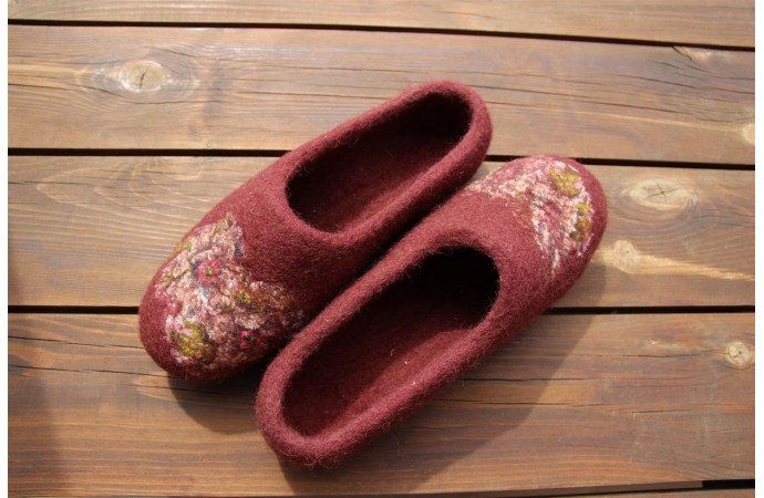 Bordo slippers with infelted silk