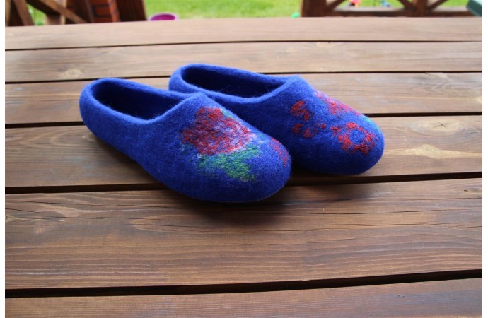 Cornflower slippers with  infelt flowers texture